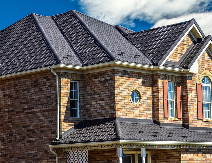 entrepreneur en réparation ou en service d'installation de toiture métallique à Drummondville, de toit en métal à Drummondville, de toiture en acier à Drummondville ou de toiture en bardeau métallique à Drummondville / Toiture JF Laurent